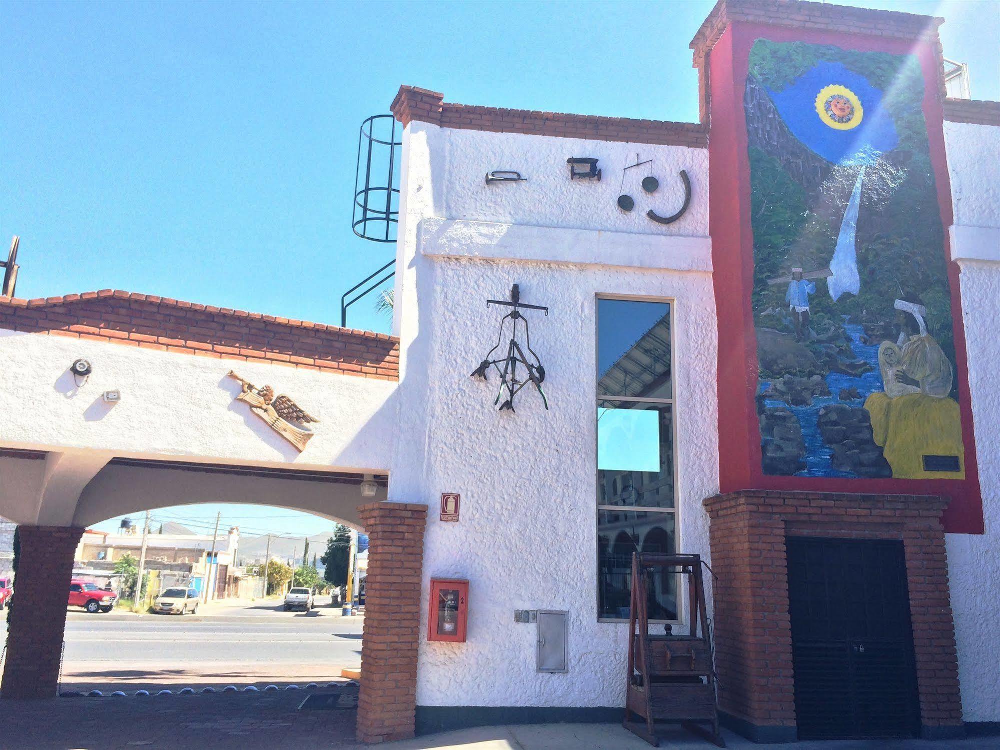 State Inn Chihuahua Exterior photo